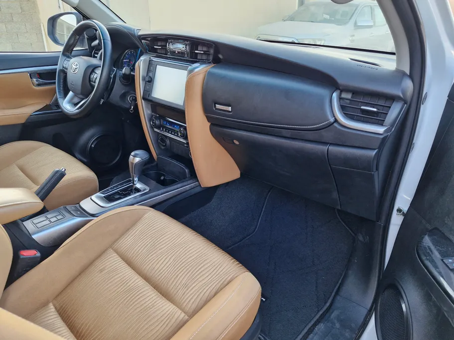 2023 Toyota Fortuner VX 