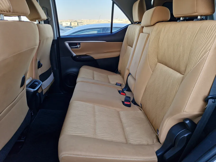 2023 Toyota Fortuner VX 