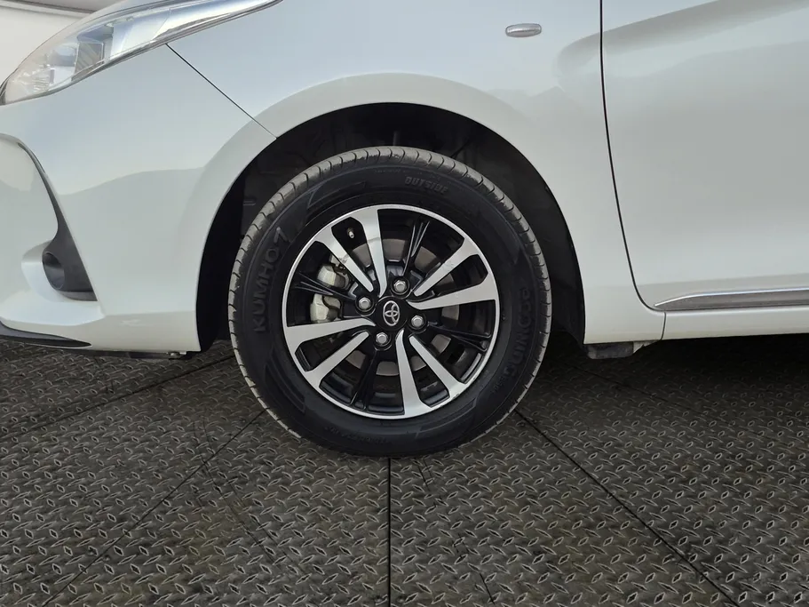 2022 Toyota Yaris  Y Plus 