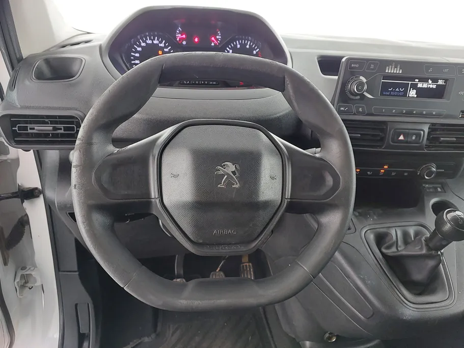 2022 Peugeot Partner Long van 