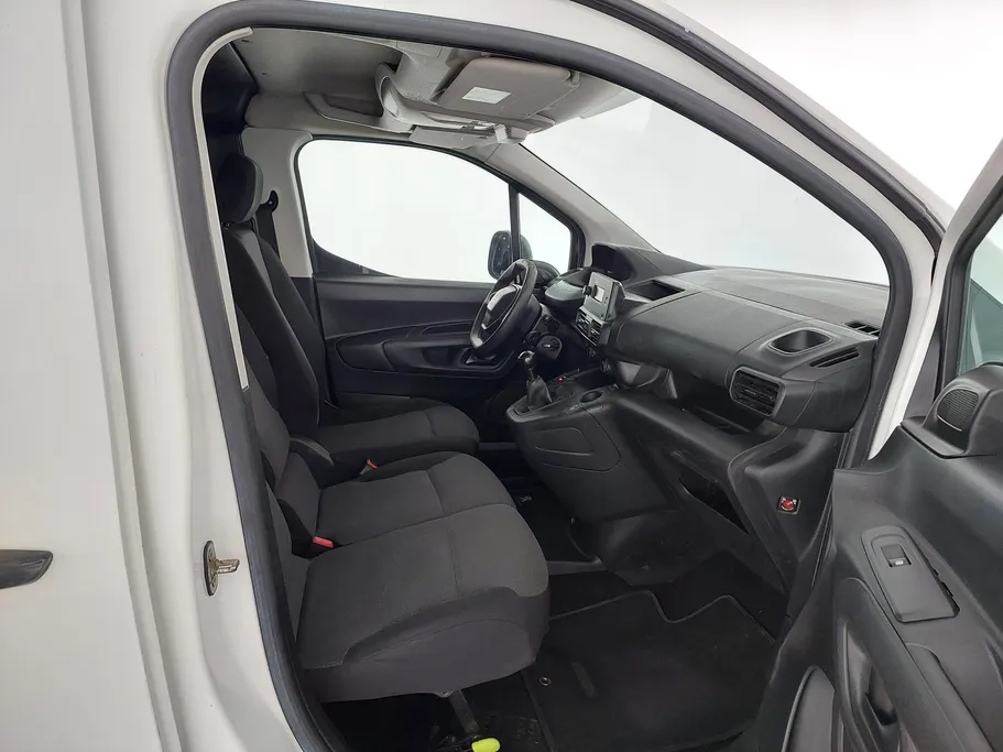 2022 Peugeot Partner Long van 