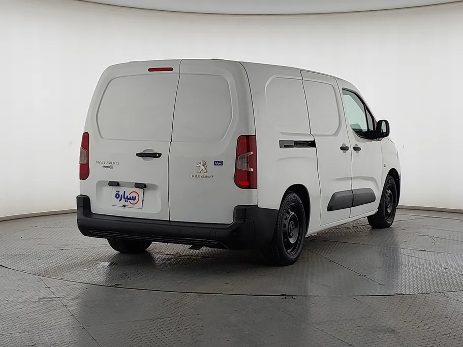 2022 Peugeot Partner Long van 