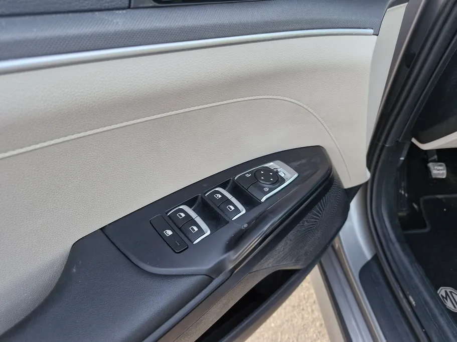 2023 Kia K5 LX 