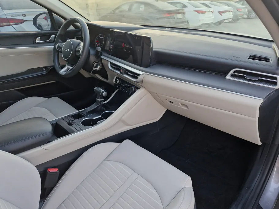 2023 Kia K5 LX 