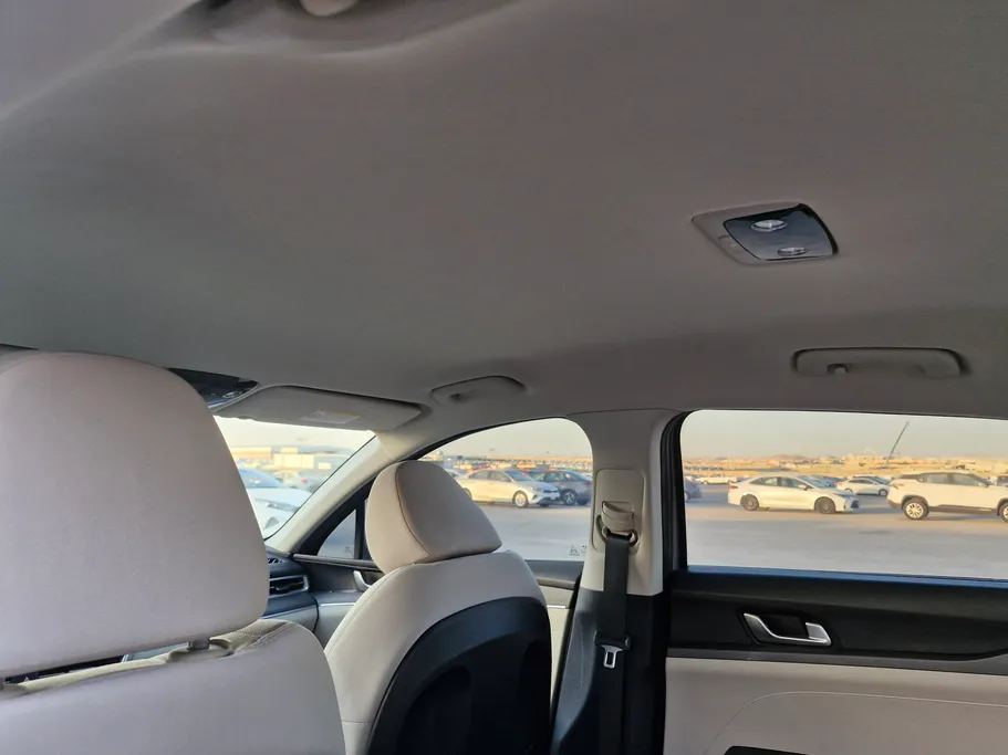 2023 Kia K5 LX 