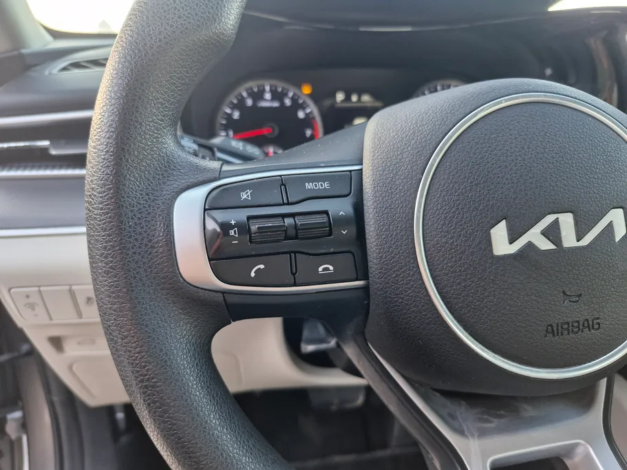 2023 Kia K5 LX 
