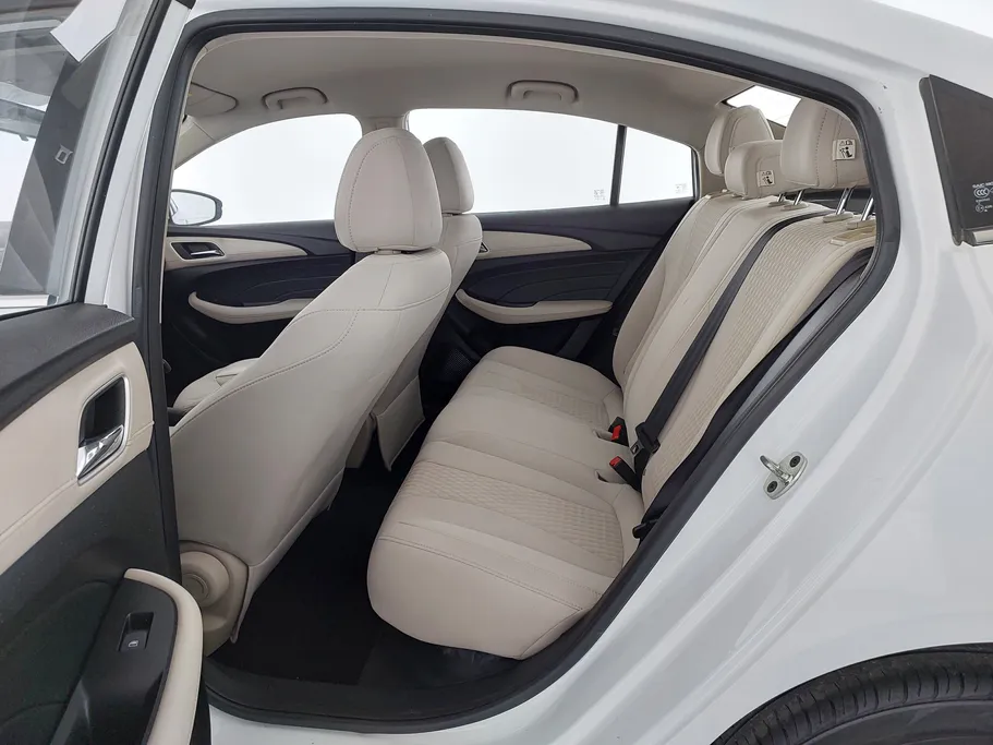 2023 MG 5 COM 