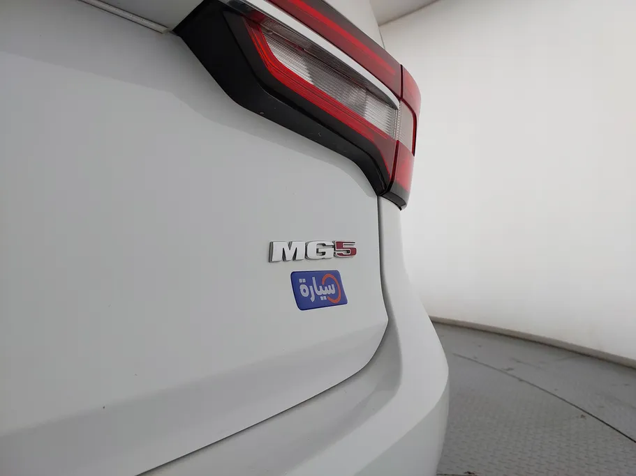 2023 MG 5 STD 