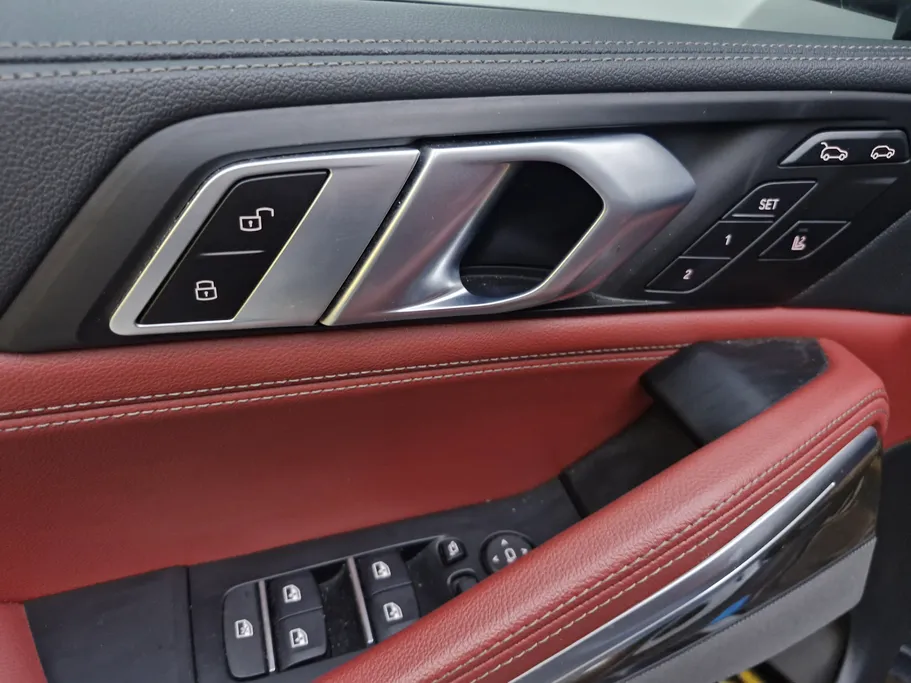 2023 BMW X Series 6 xDrive 40i 