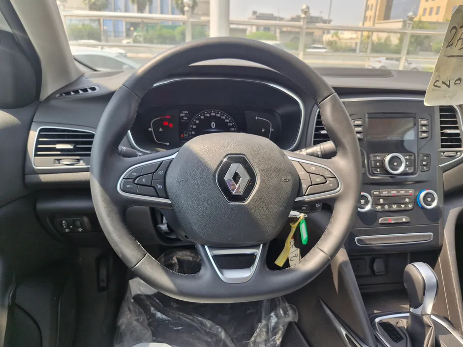 رينو ميجان E 2024 