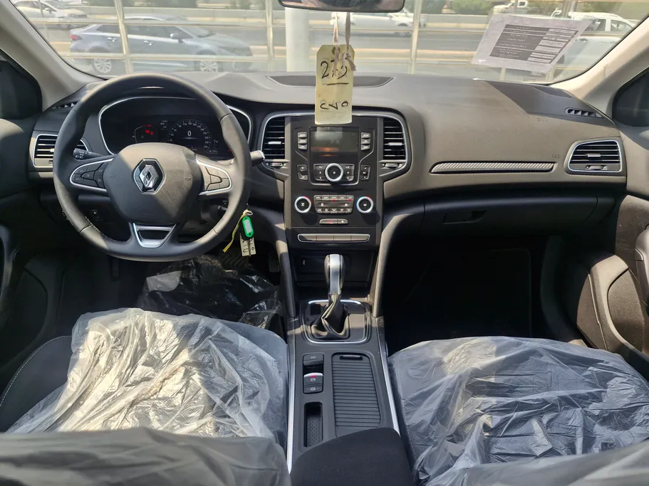 رينو ميجان E 2024 