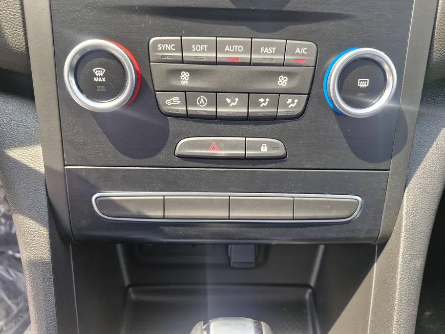 رينو ميجان E 2024 