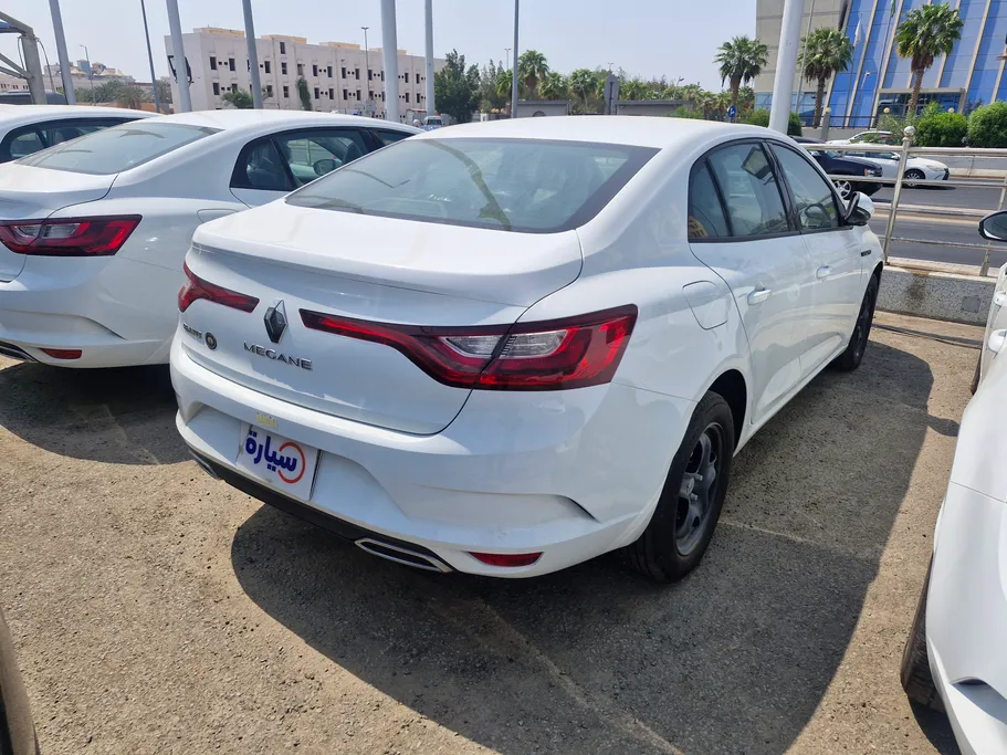 رينو ميجان E 2024 