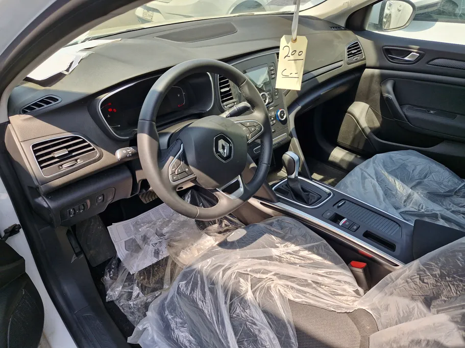 رينو ميجان E 2024 