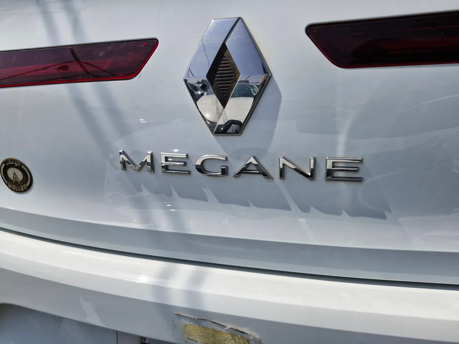 رينو ميجان E 2024 