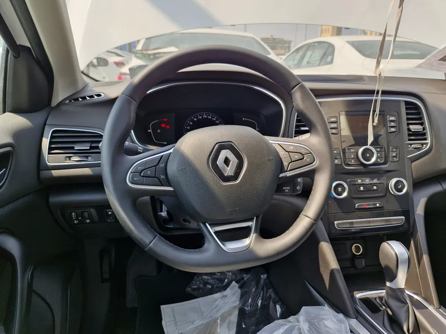 رينو ميجان E 2024 