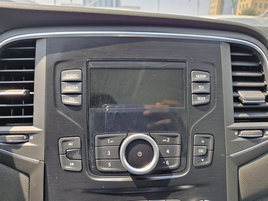 رينو ميجان E 2024 
