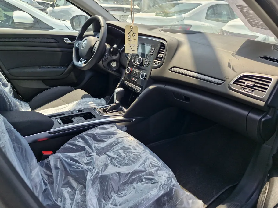 رينو ميجان E 2024 
