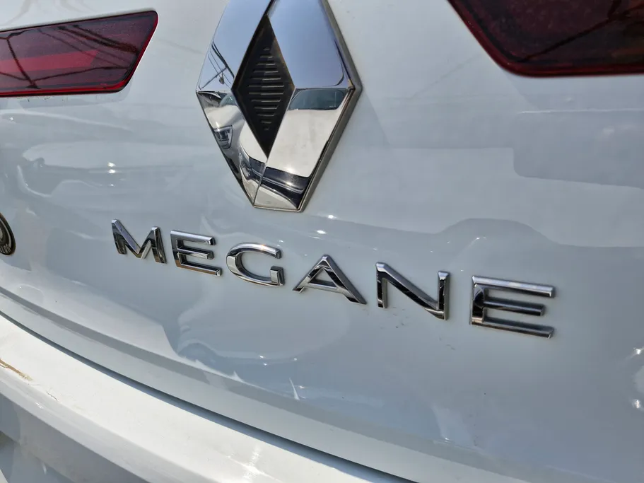 رينو ميجان E 2024 