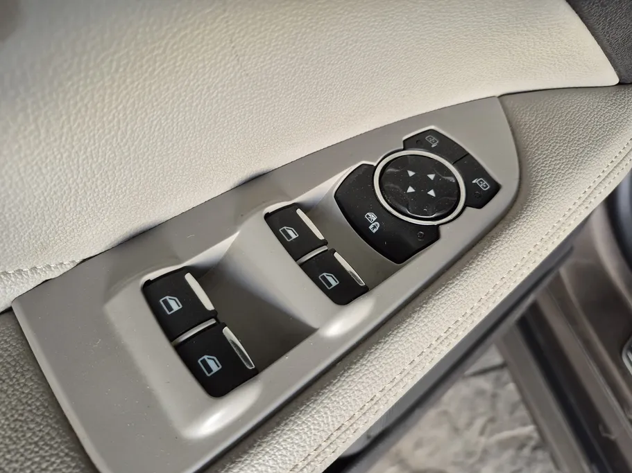 2020 Ford Taurus Trend 