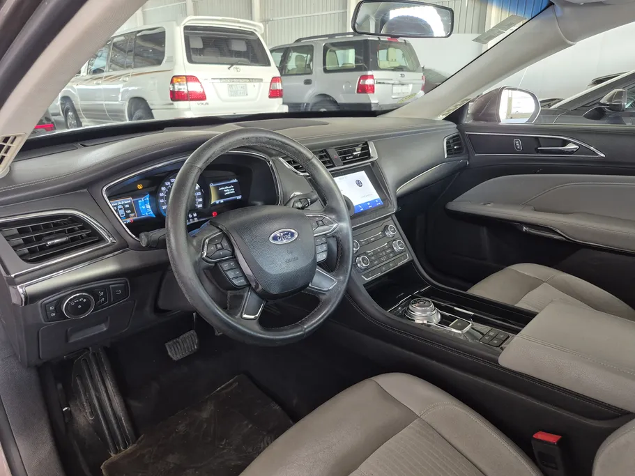 2020 Ford Taurus Trend 