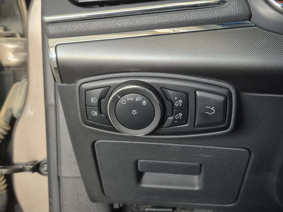 2020 Ford Taurus Trend 