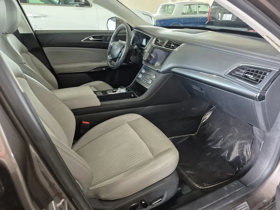 2020 Ford Taurus Trend 