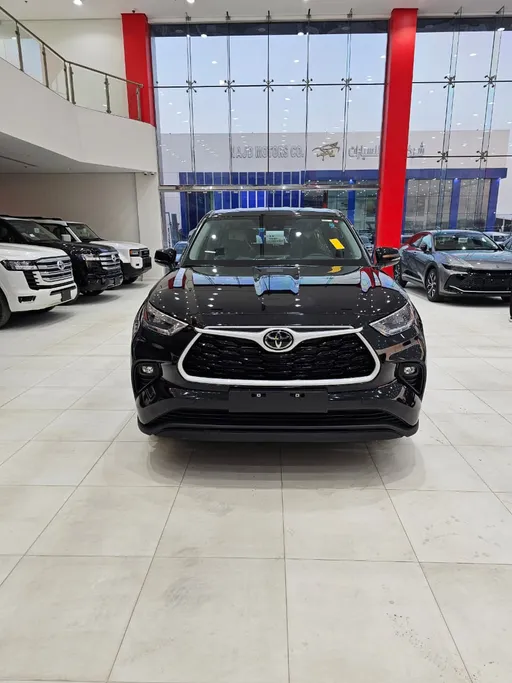 2025 Toyota Highlander LE 