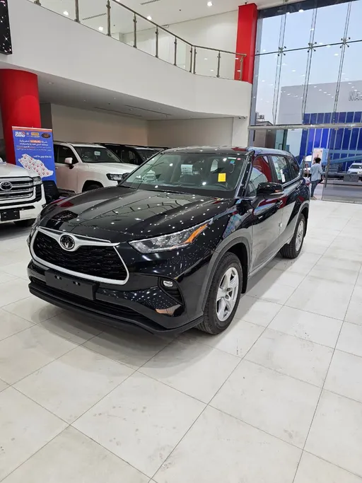 2025 Toyota Highlander LE 