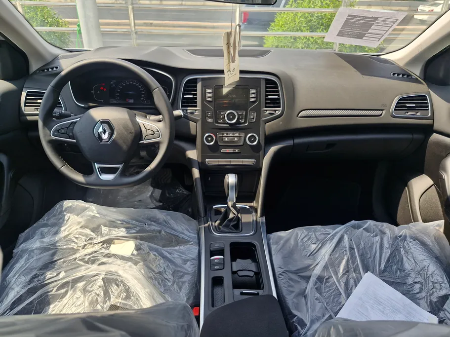 رينو ميجان E 2024 