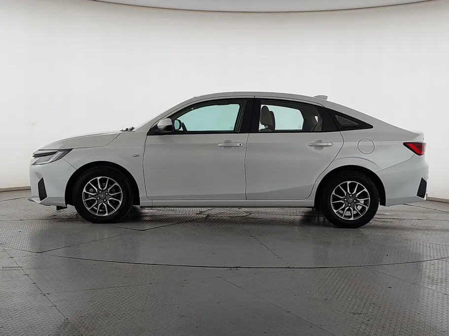 2023 Toyota Yaris  Y 
