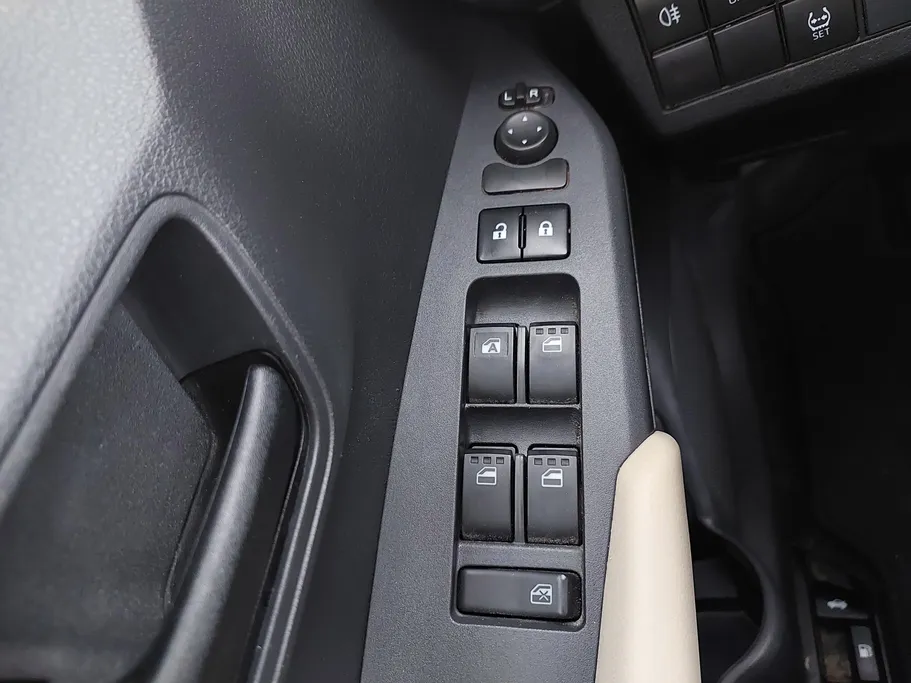 2023 Toyota Yaris  Y 