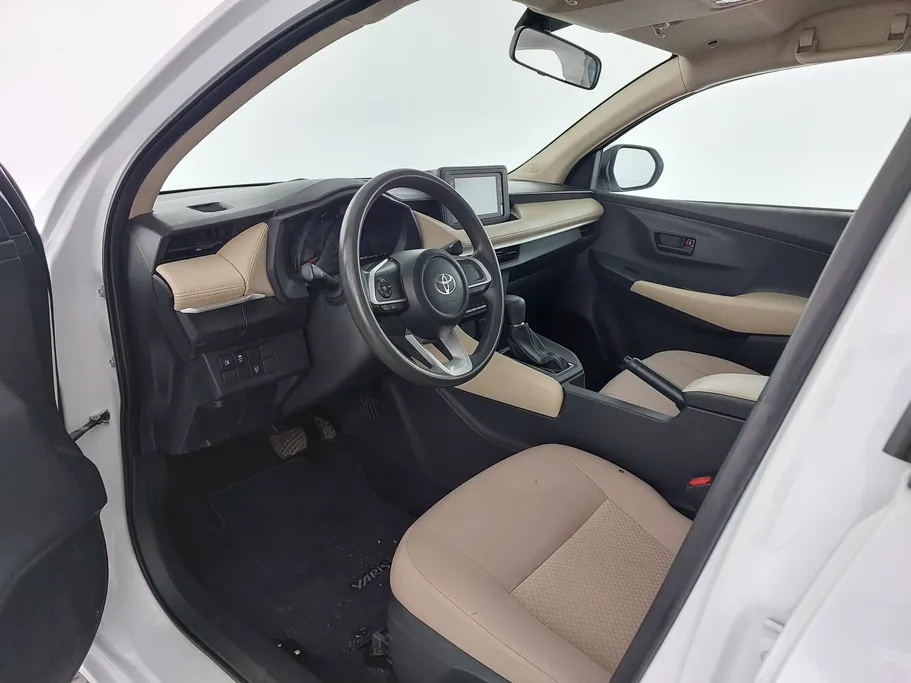 2023 Toyota Yaris  Y 