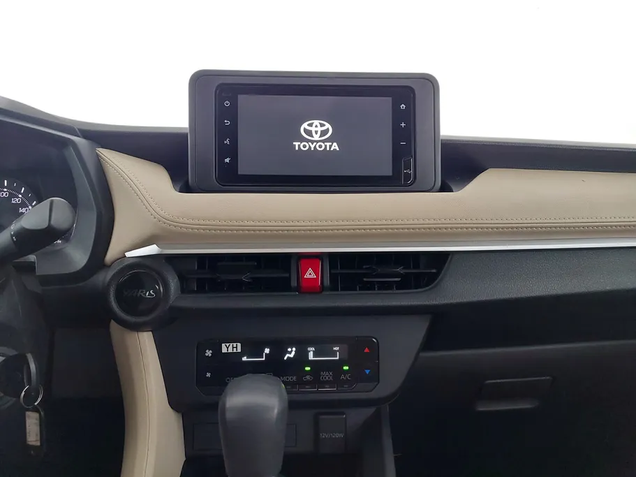 2023 Toyota Yaris  Y 