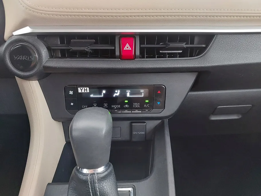 2023 Toyota Yaris  Y 