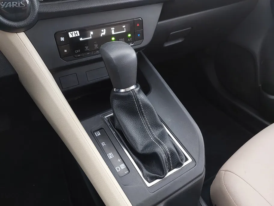 2023 Toyota Yaris  Y 