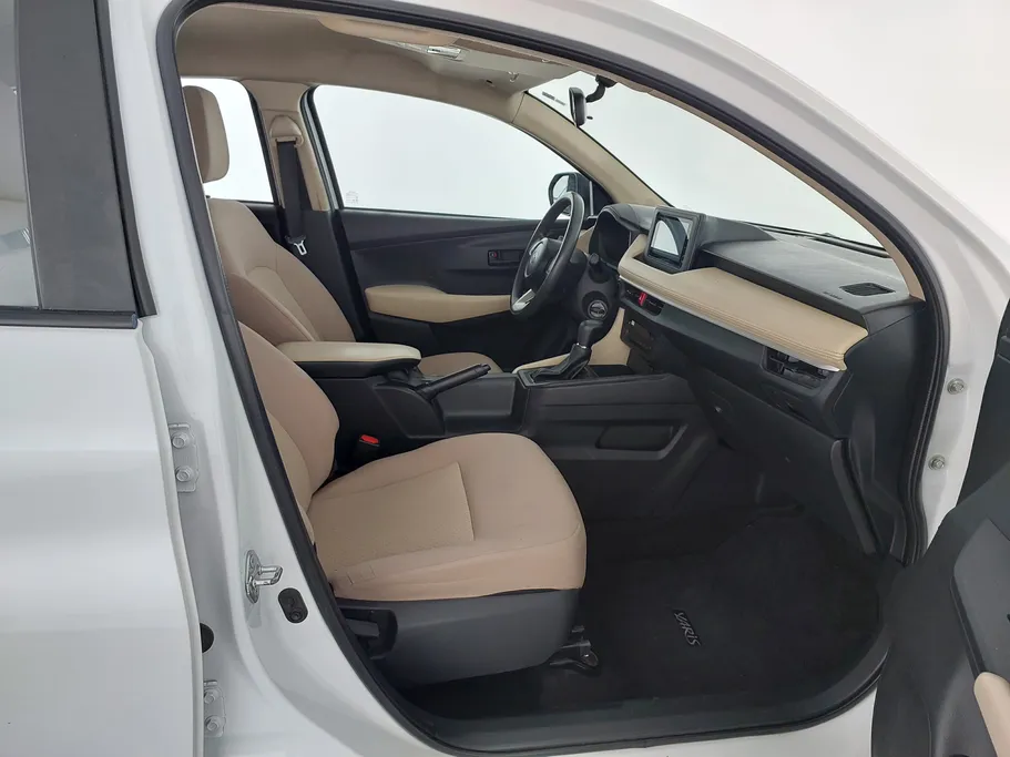 2023 Toyota Yaris  Y 