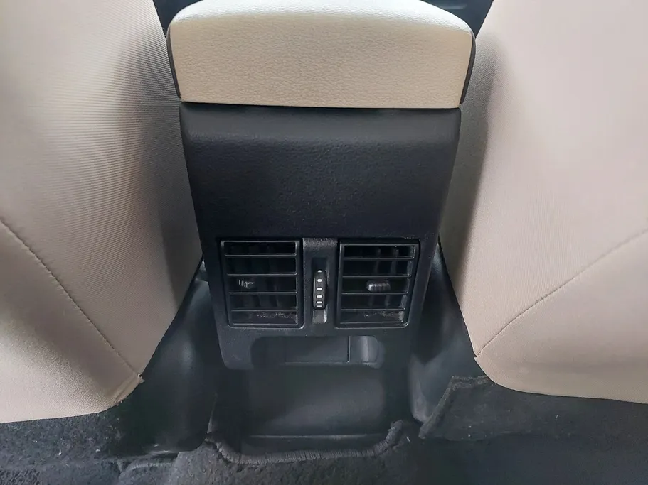 2023 Toyota Yaris  Y 