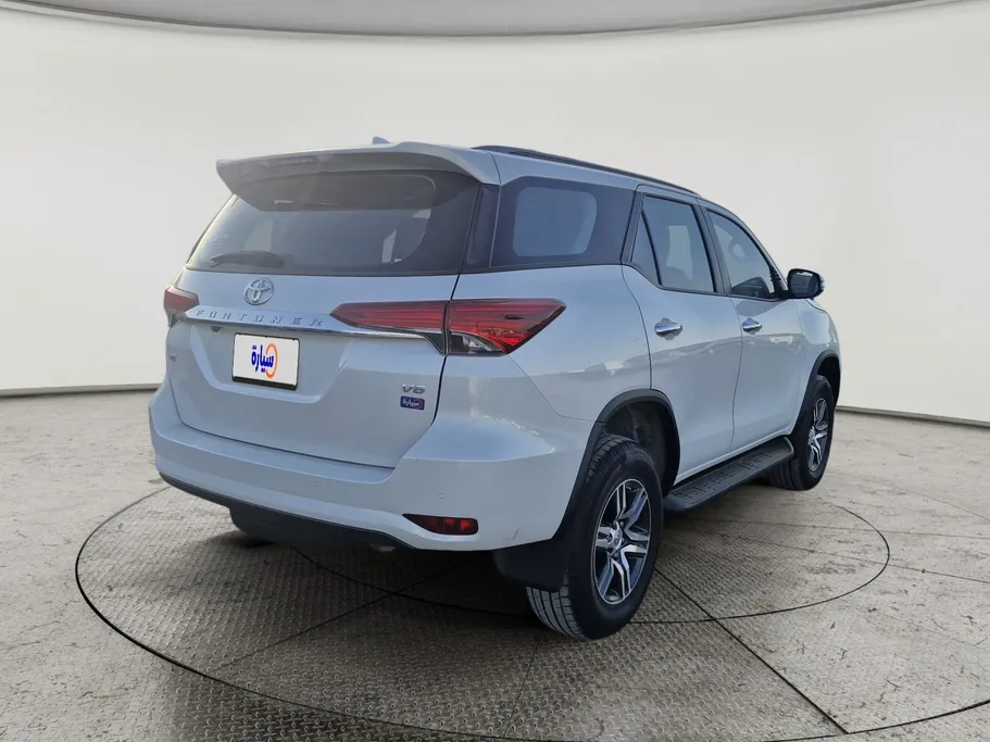 تويوتا فورتشنر VX 2023