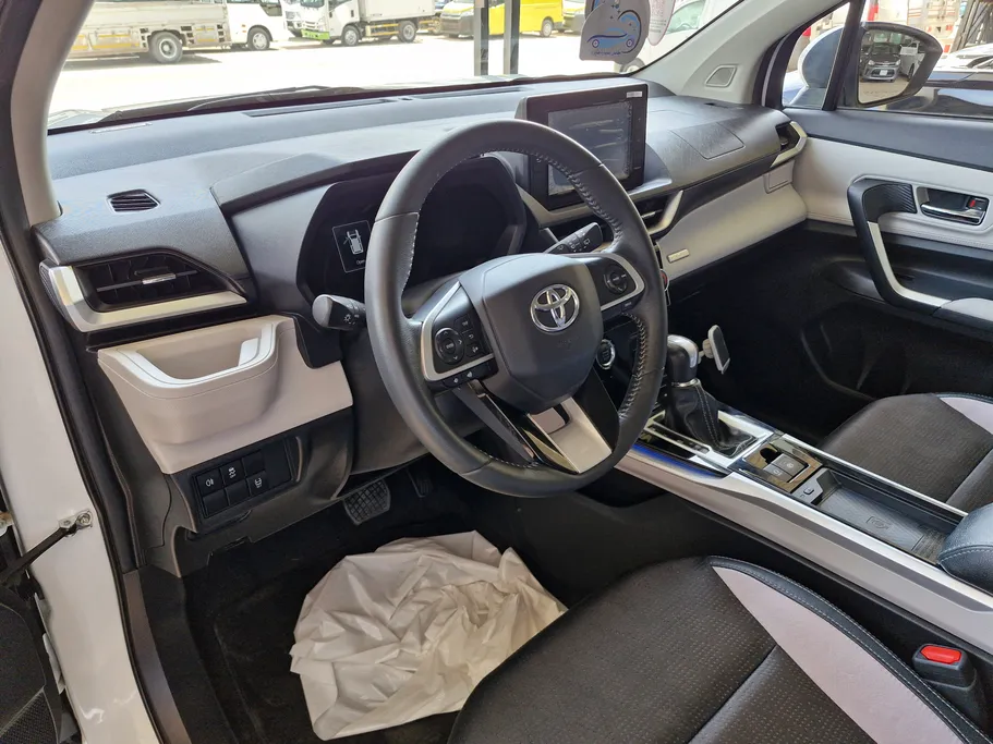 2024 Toyota Veloz GLX 