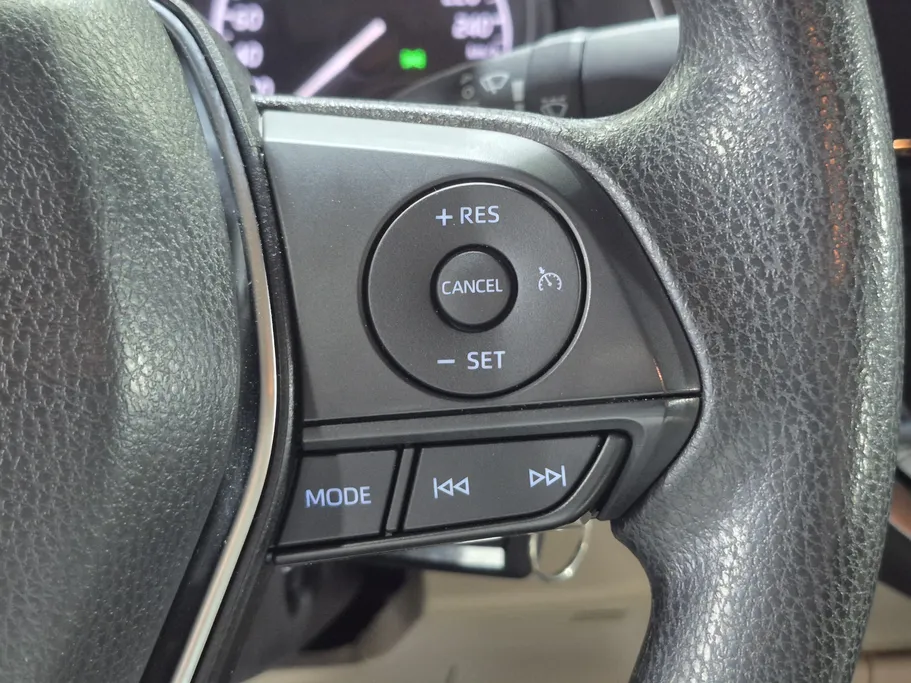 2022 Toyota Camry  LE 