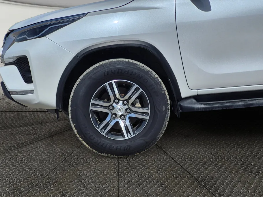 2023 Toyota Fortuner VX 