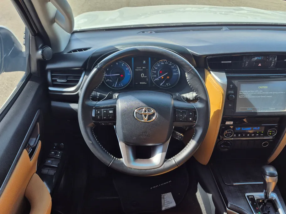 2023 Toyota Fortuner VX 