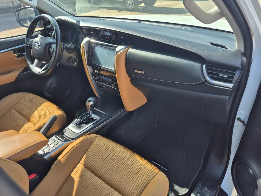 2023 Toyota Fortuner VX 