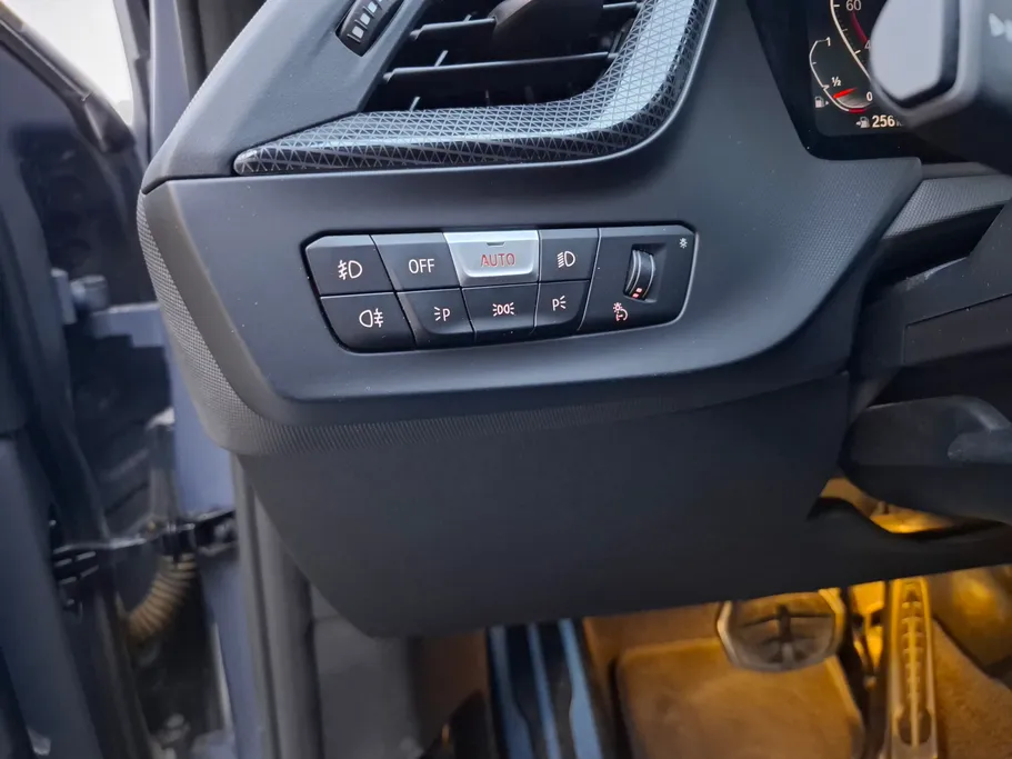 بي ام دبليو الفئة الأولى 120i 2024 