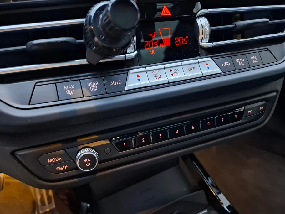 بي ام دبليو الفئة الأولى 120i 2024 