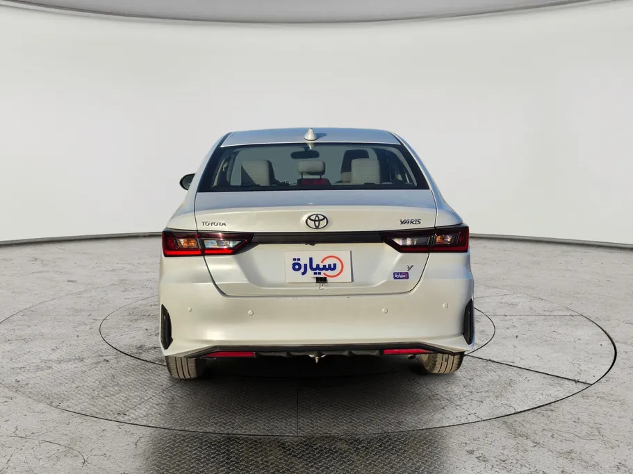 2023 Toyota Yaris  Y 