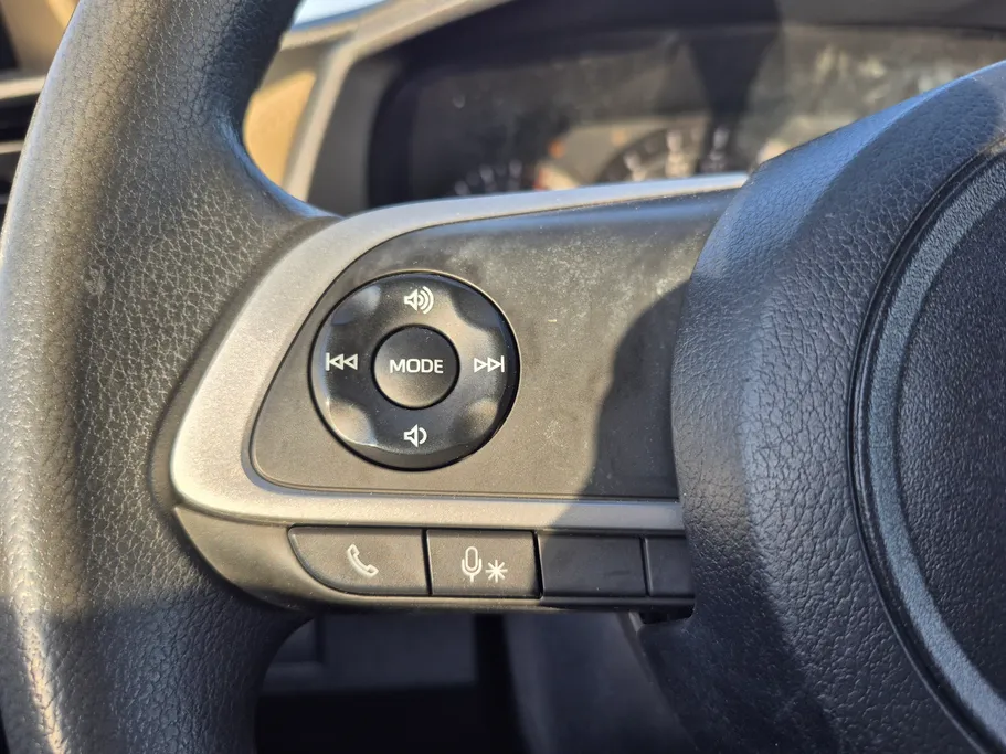 2023 Toyota Yaris  Y 