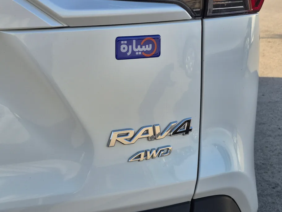 تويوتا راف فور LE 2023 