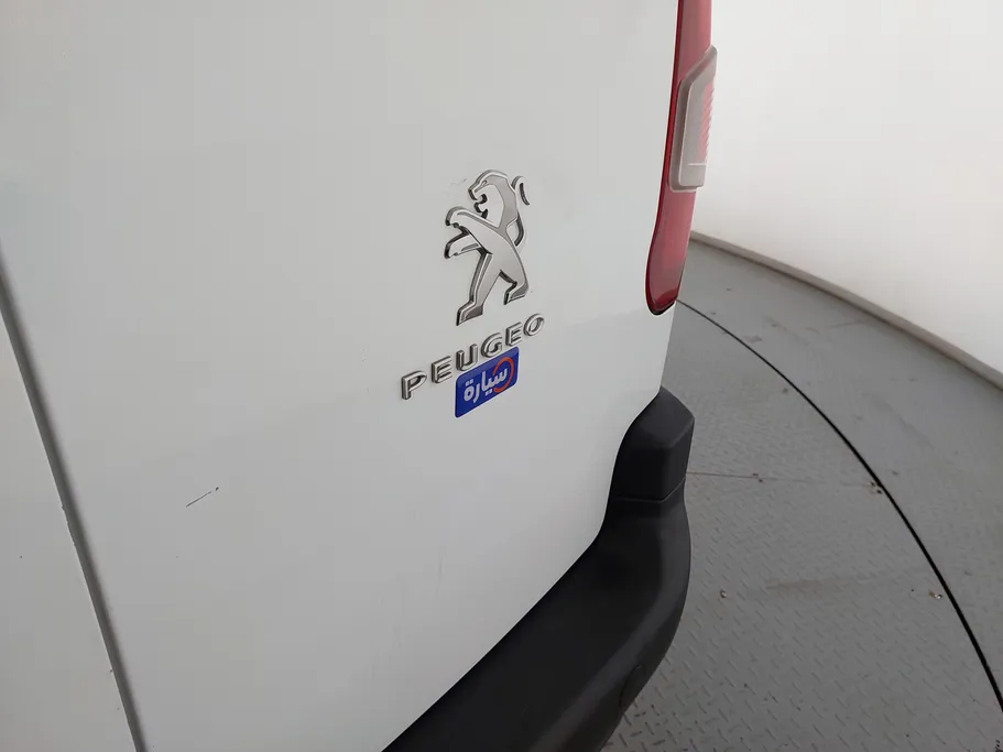 بيجو بارتنر Long van 2022 